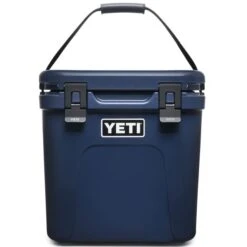 YETI ROADIE 24 NAVY 22 9 YETI ROADIE 24 NAVY 22 -Camping Equipment Store 9 109324 roadie 24 navy sku 0111 nvy 03